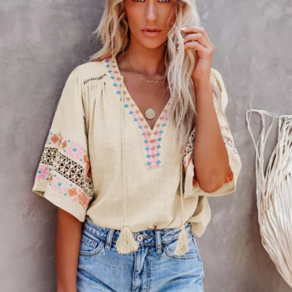 🔥🎉HP🎉 New boutique Cotton half sleeve embroidered top - Picture 2 of 16